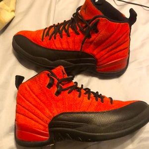 Jordan 12 retros reverse flu game size 7.5